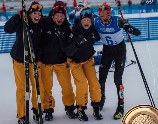 SKILANGLAUF - GOLD IN DER MIXED-STAFFEL