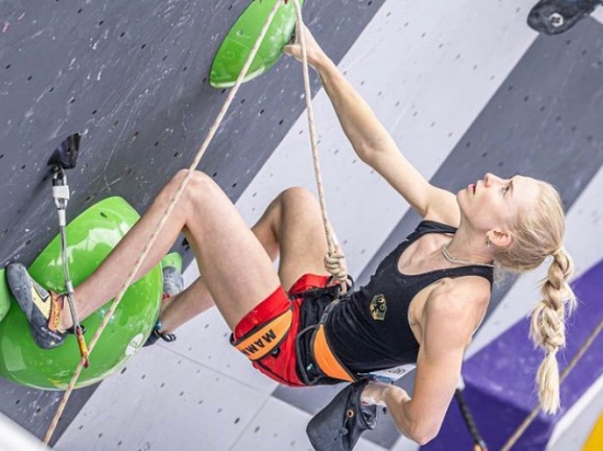 FINALS 2023 - LUCIA DÖRFFEL GEWINNT BOULDER