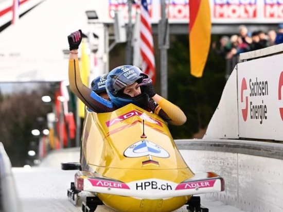 BOBSPORT - DAMEN-DOPPELSIEG IN ALTENBERG